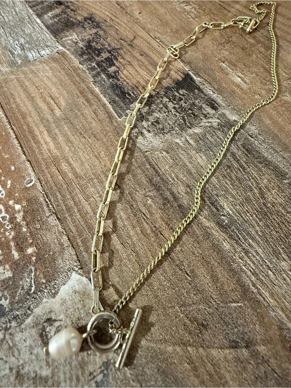 Kendra Scott Gold-Tone Toggle Necklace with White Pearl Charm
